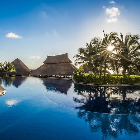 Fiesta Americana Condesa Cancún Eksteriør billede The resort's main pool