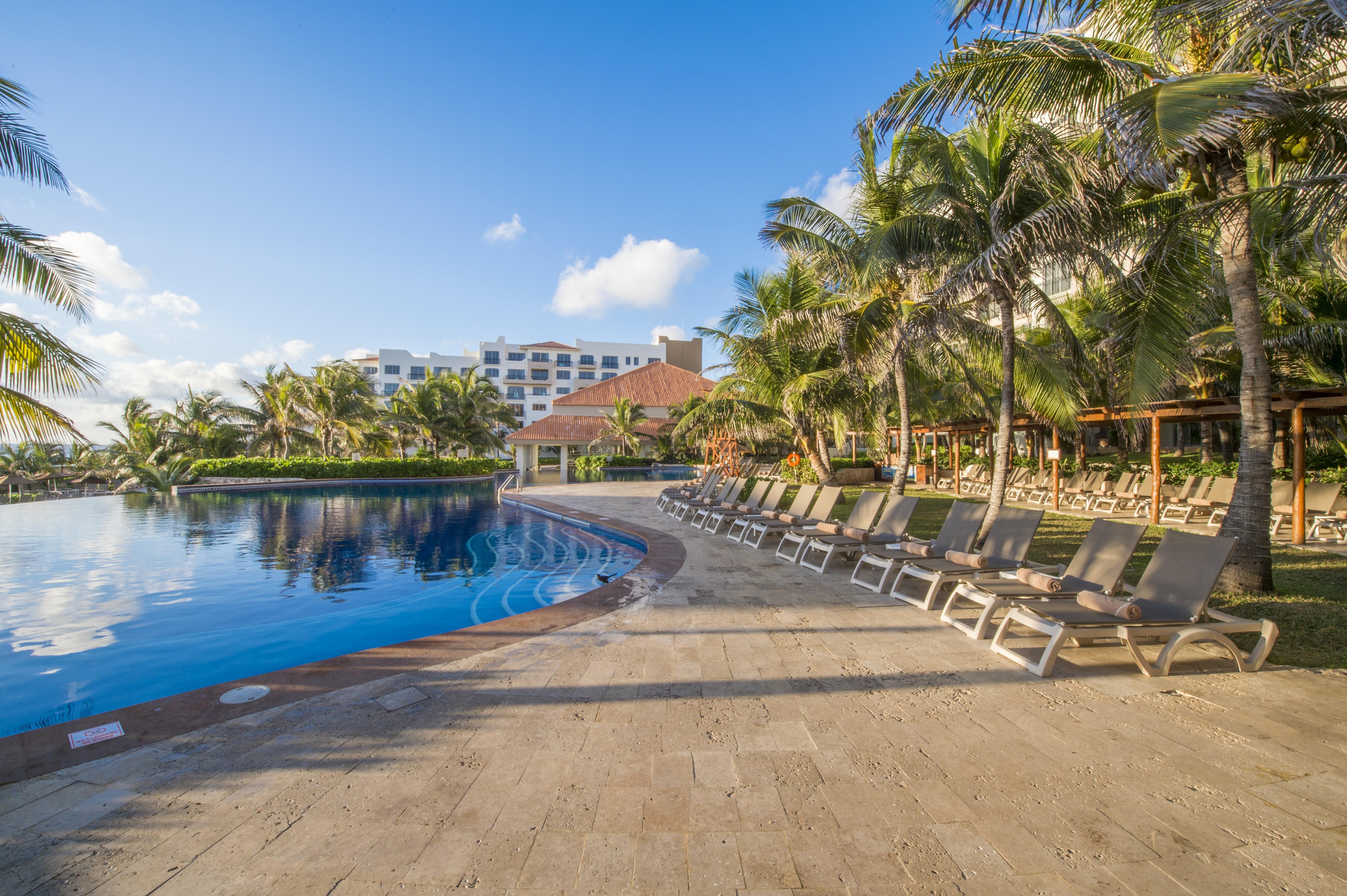 Fiesta Americana Condesa Cancún Eksteriør billede Pool at the Sheraton Nha Trang Hotel & Spa Resort