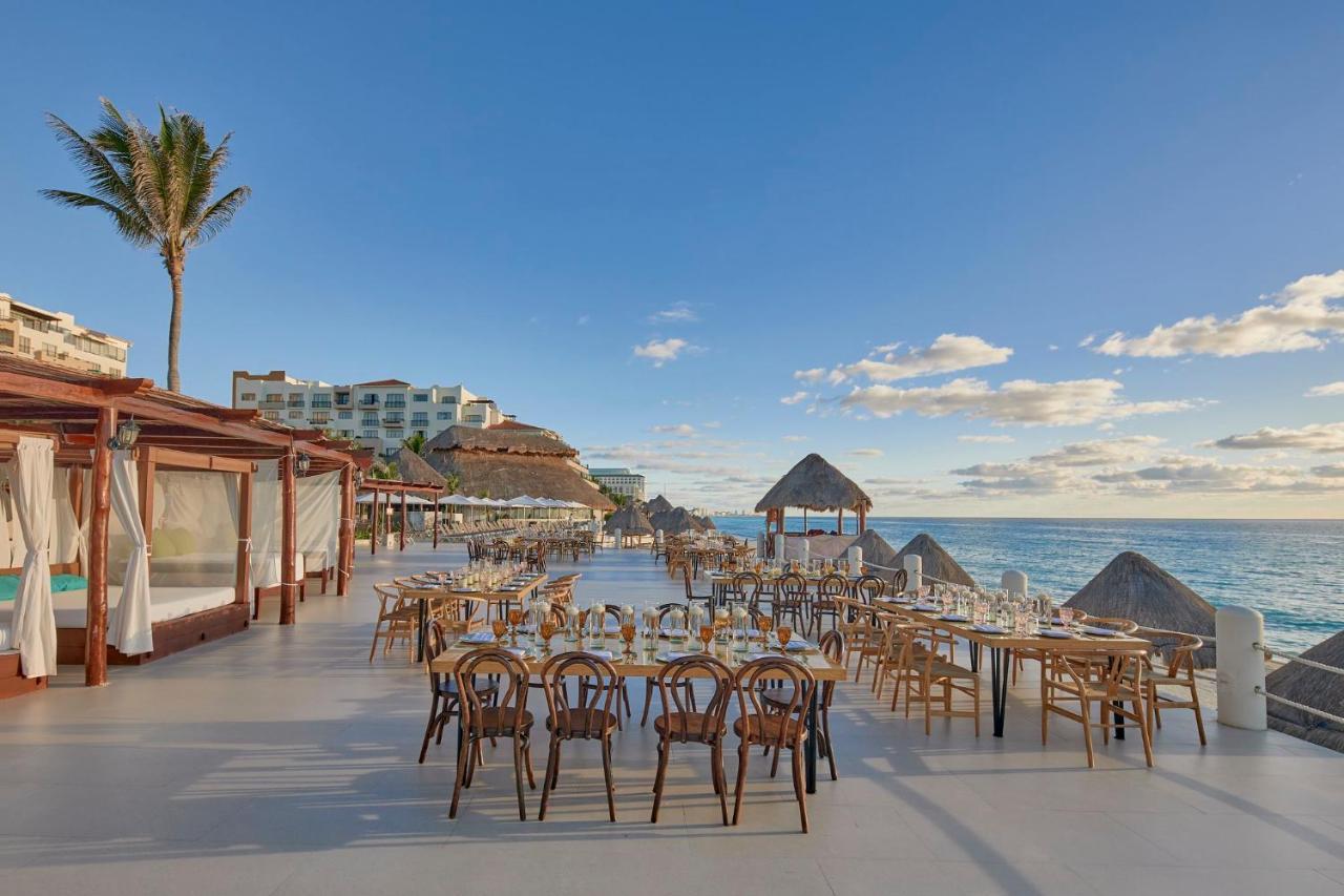 Fiesta Americana Condesa Cancún Eksteriør billede Beachfront dining at the Grand at Moon Palace