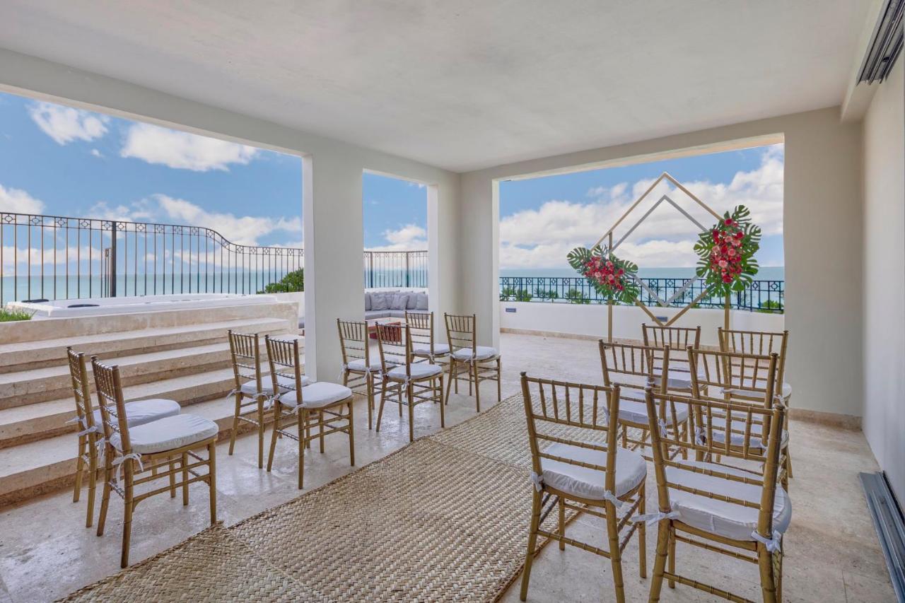 Fiesta Americana Condesa Cancún Eksteriør billede The resort's wedding chapel