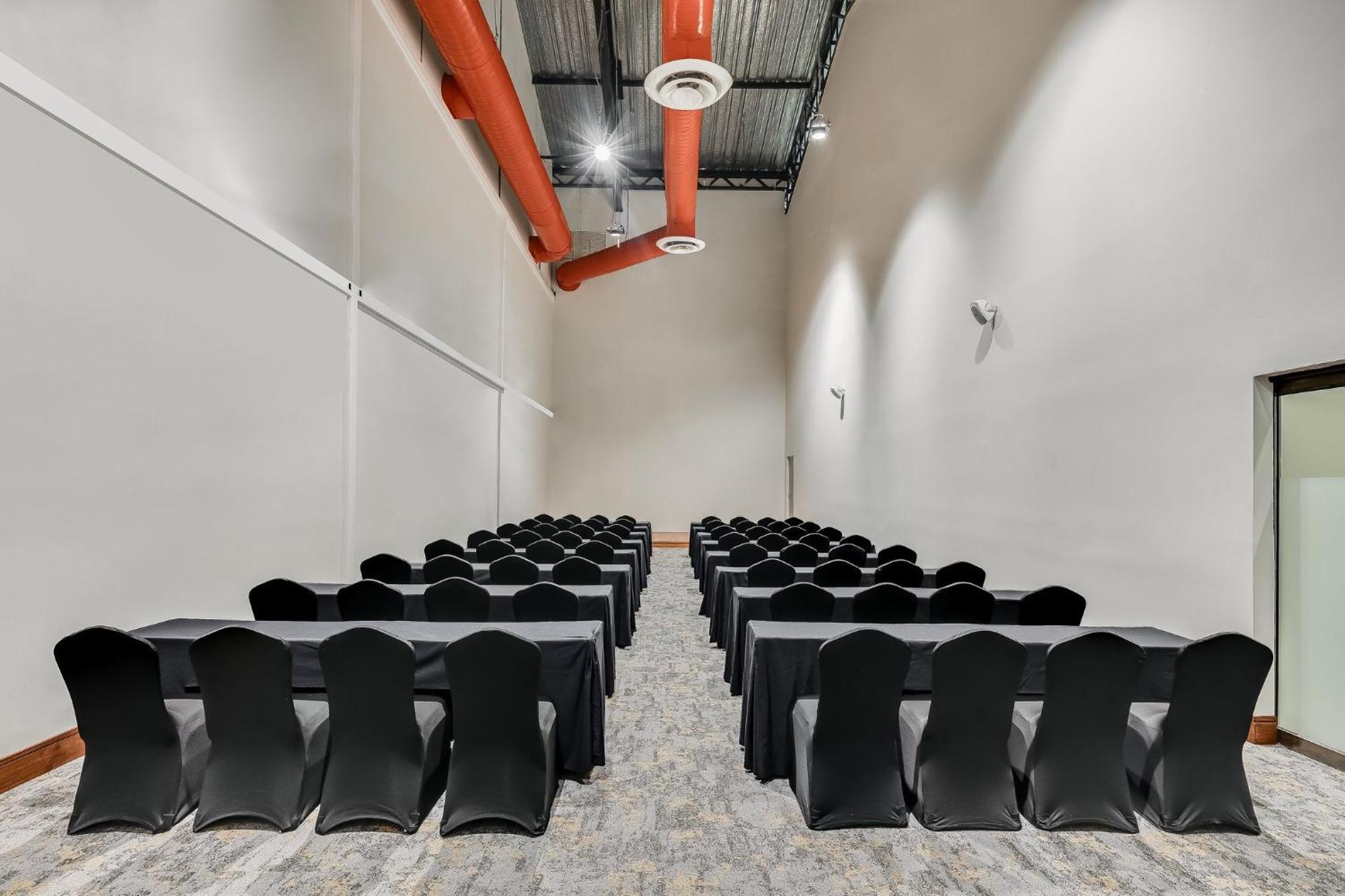 Fiesta Americana Condesa Cancún Eksteriør billede The 2018-2019 conference room