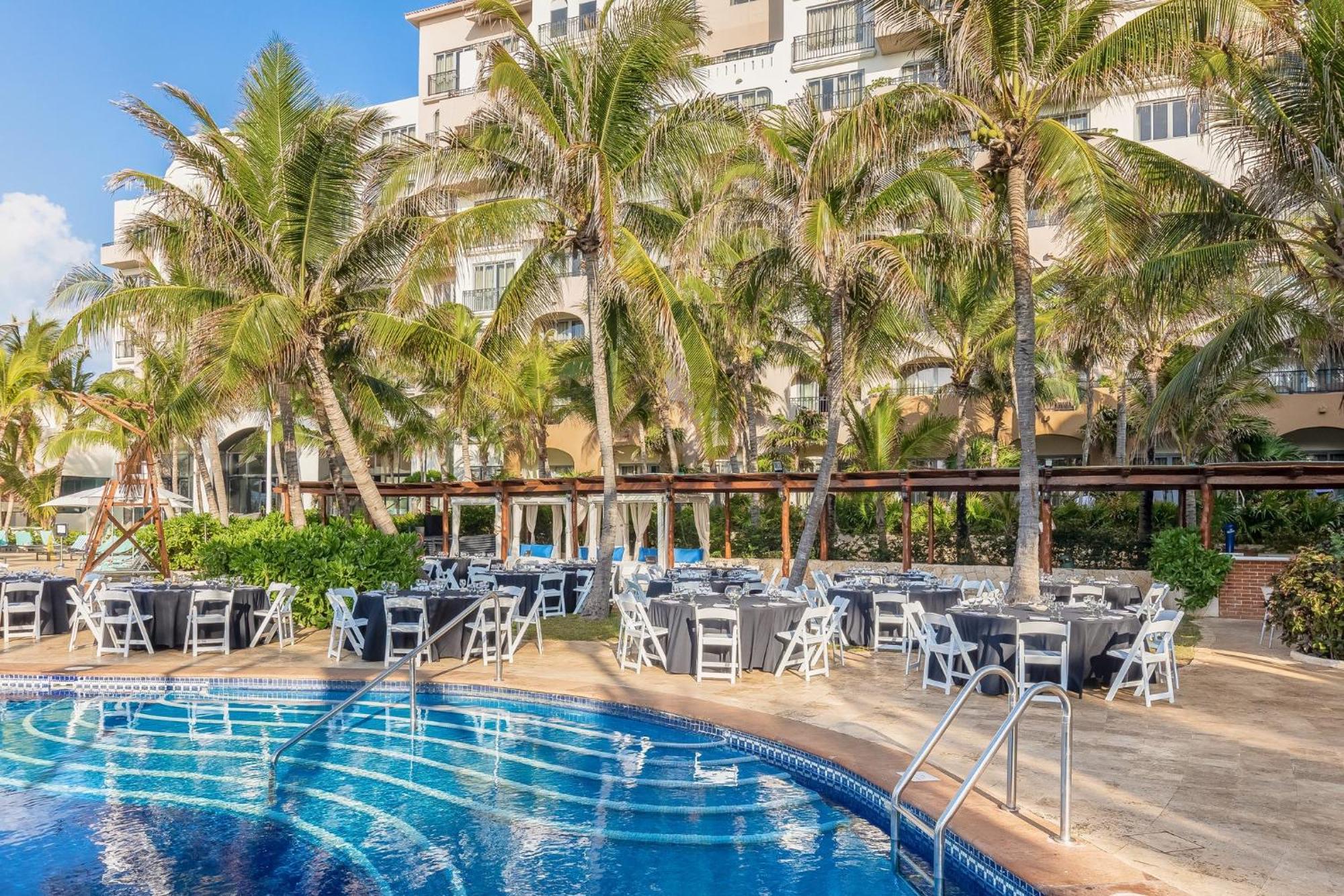 Fiesta Americana Condesa Cancún Eksteriør billede Pool at the hotel